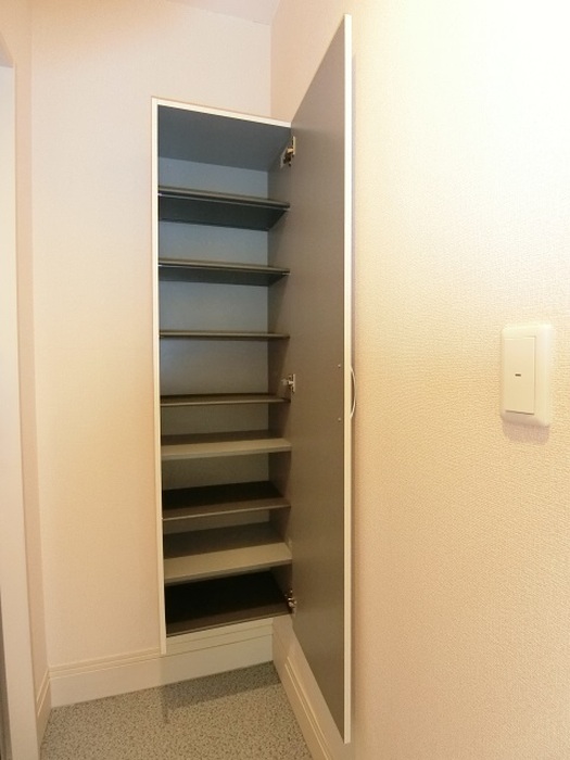 玄関　シューズボックス