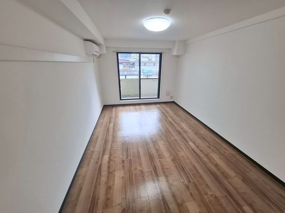 居室・リビング　※別部屋の写真です