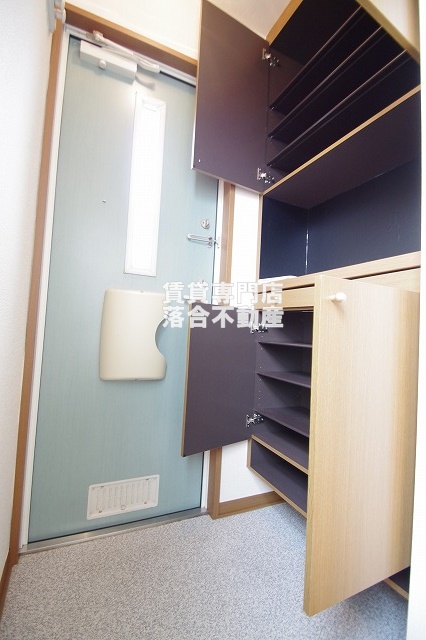 玄関　シューズ収納