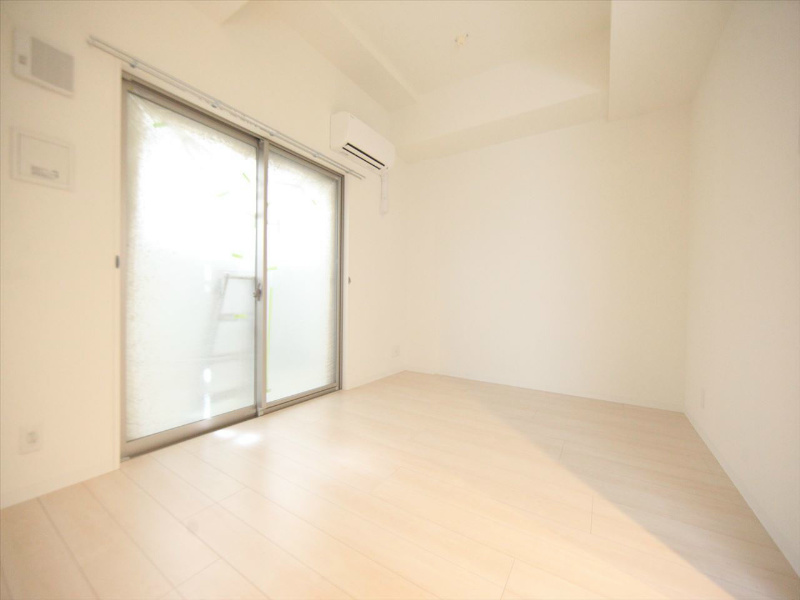 バルコニー　ＬＤＫ11.1帖　エアコン完備　南面バルコニー