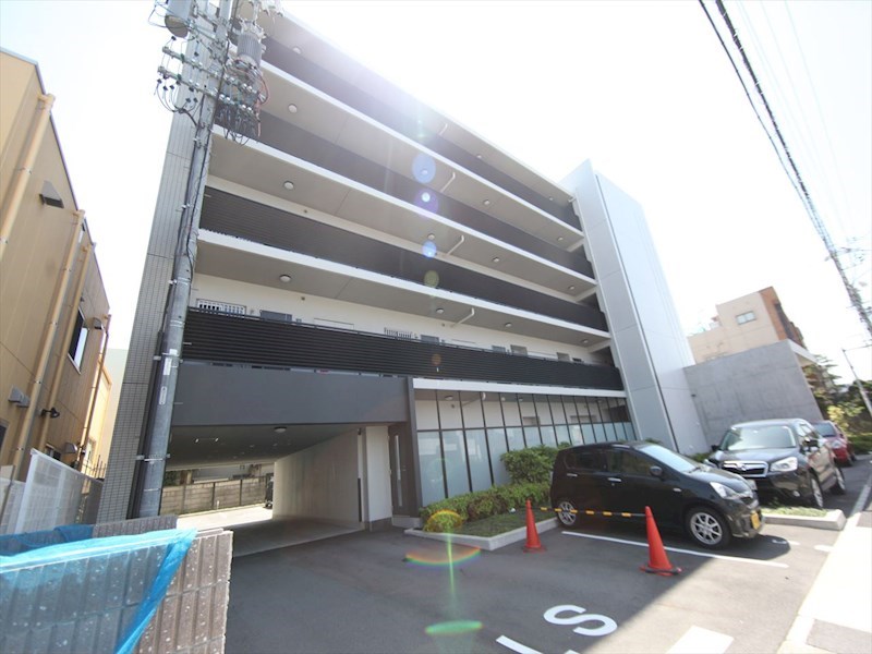 建物外観　外観　防犯カメラ付　オートロック　外壁タイル張り