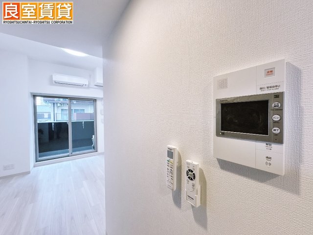 セキュリティ　モニター付きインターホン