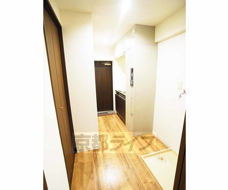 その他部屋・スペース　温かみのある床でしっくりきますね