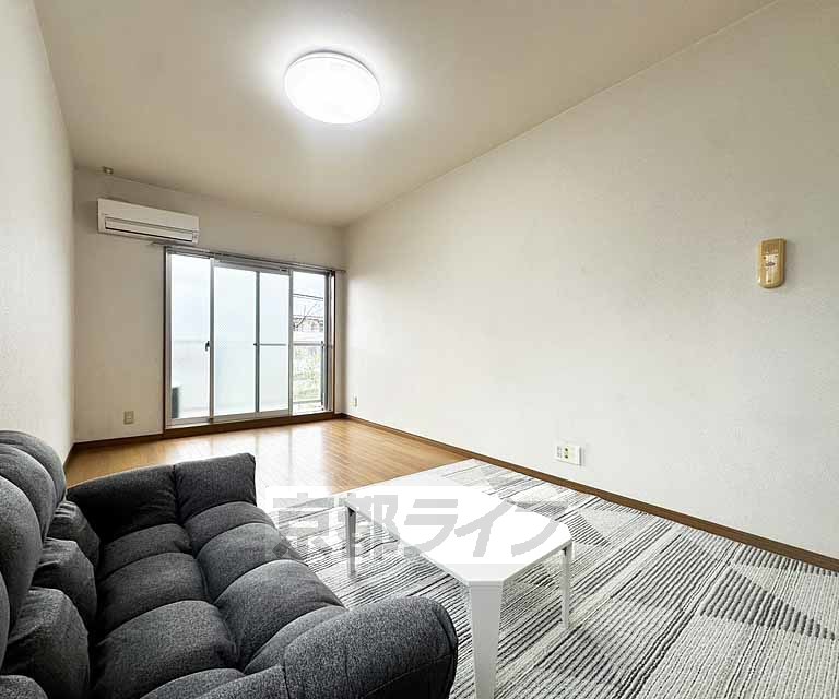 居室・リビング　角部屋は２面窓です