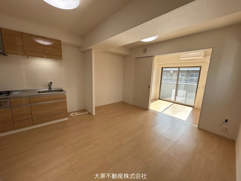 居室・リビング　※同タイプ。別フロア写真の為イメージ。現況優先。