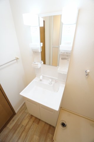 洗面設備　※同タイプの写真です。