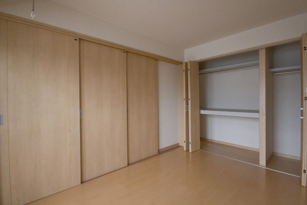 収納　洋室にはクローゼットがございます。
