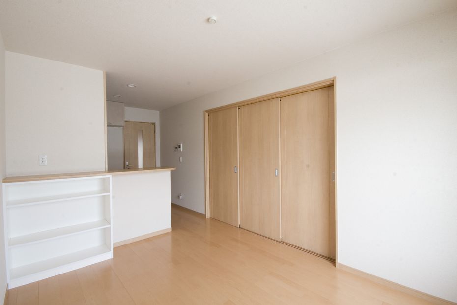 居室・リビング　ＬＤＫと洋室は間仕切りで仕切ることができます。