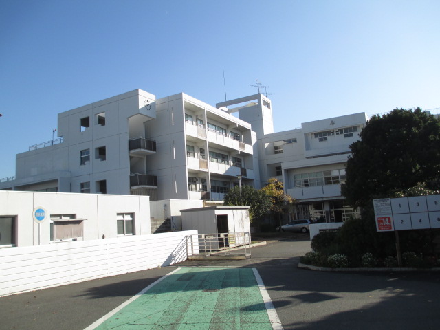中学校　横浜市立栗田谷中学校（中学校）まで600m