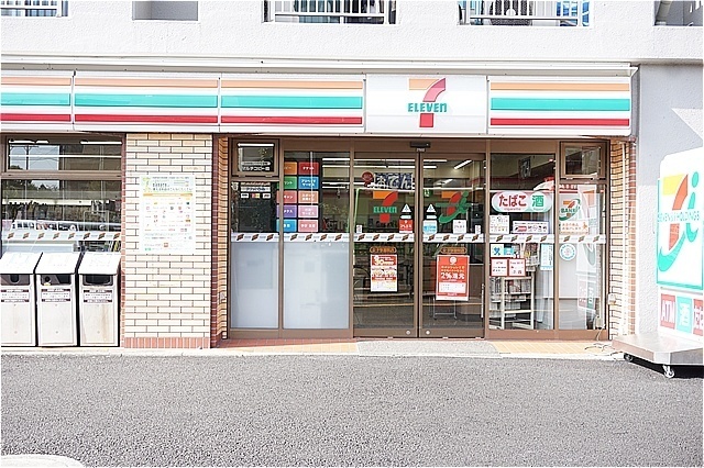 コンビニ　セブンイレブン女子学習院店（コンビニ）まで386m