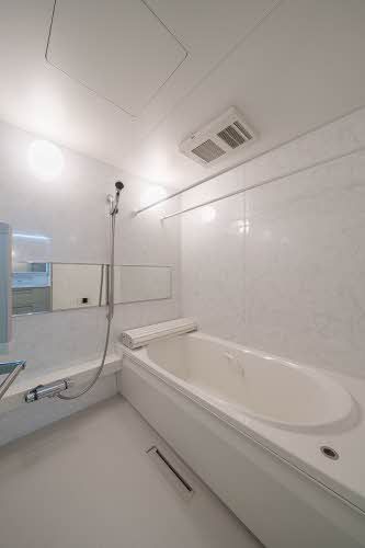 バス・シャワールーム　バスルーム