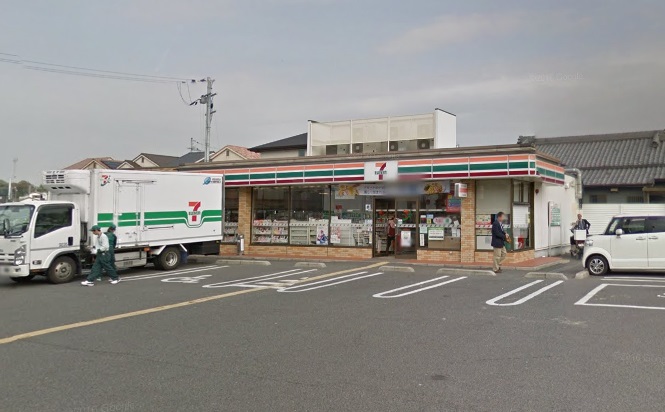 コンビニ　セブンイレブン（コンビニ）まで1002m