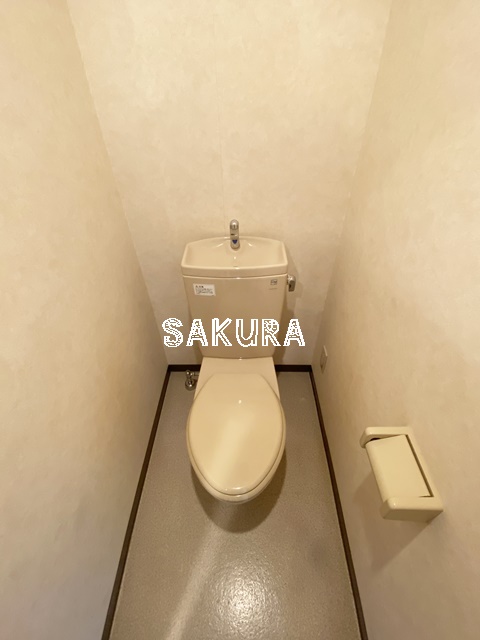 トイレ　落ち着いた色調のトイレです♪