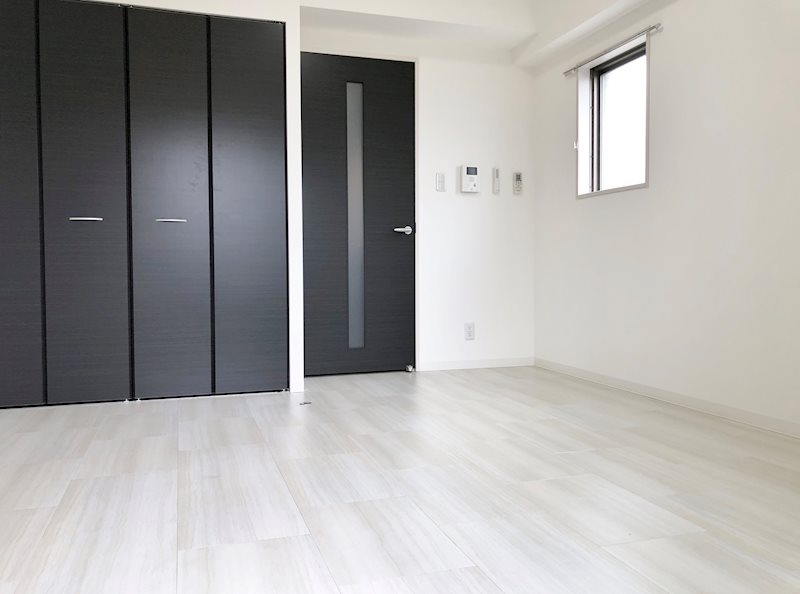 居室・リビング　広々とした洋室。