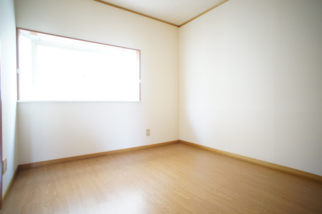 その他　スライド扉があるので洋室との開閉がいつでも可能です。