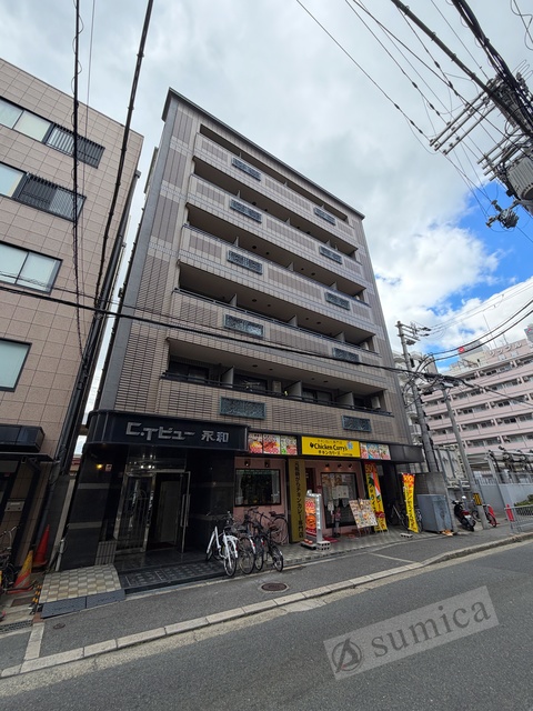 建物外観　明るいエントランスであなたのお帰りをお待ちします＾＾