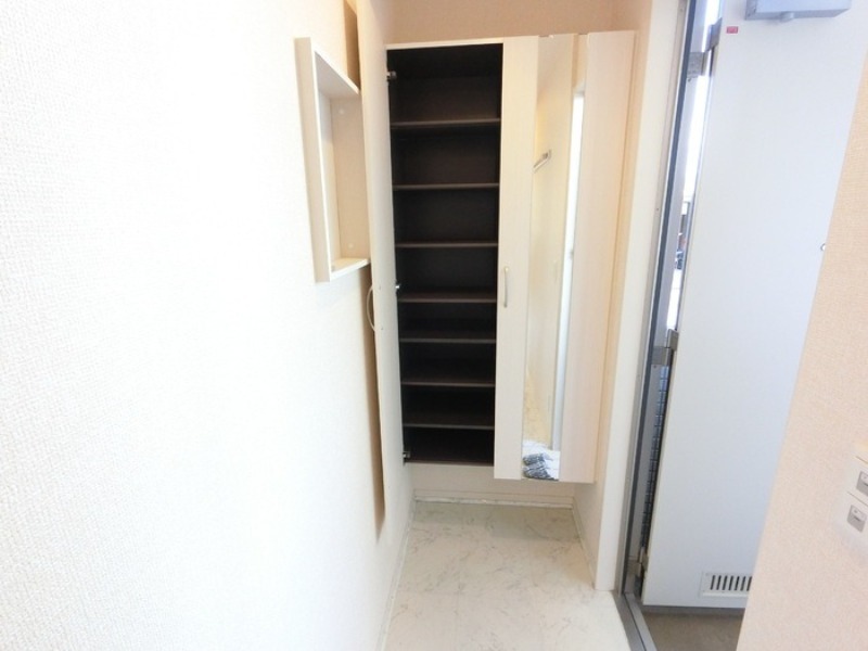 玄関　図面と現状に相違がある場合には現状を優先