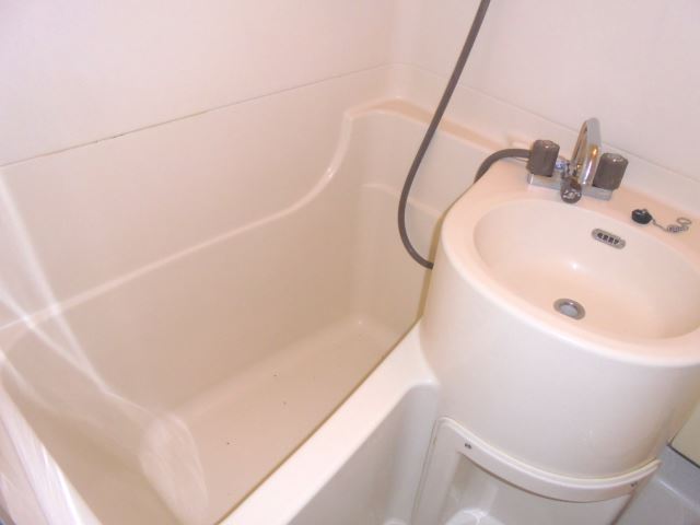バス・シャワールーム　浴室です