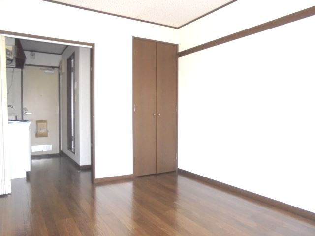 居室・リビング　洋室６帖です