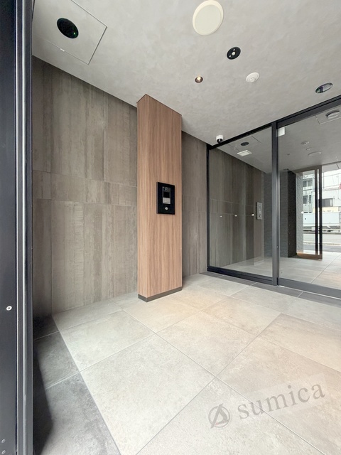 エントランス　明るいエントランスであなたのお帰りをお待ちします＾＾