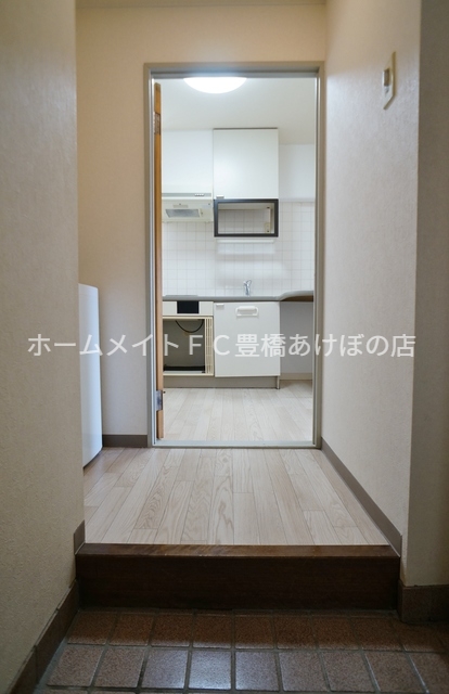 玄関　同型別部屋写真