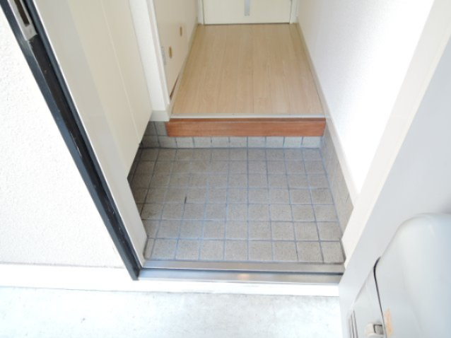 玄関　２０１８年撮影・1K号室の写真