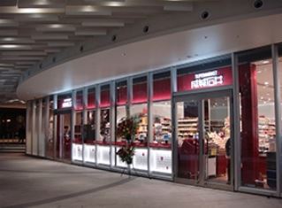 スーパー　成城石井 東京ガーデンテラス紀尾井町店（スーパー）まで502m