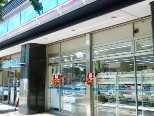 コンビニ　ローソン 永田町一丁目店（コンビニ）まで214m