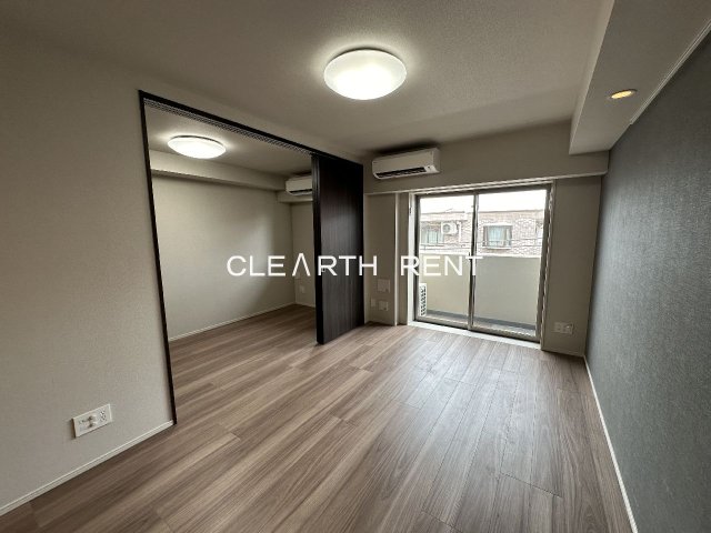 居室・リビング　同タイプ別住戸写真となります。現況と異なる場合がございます。