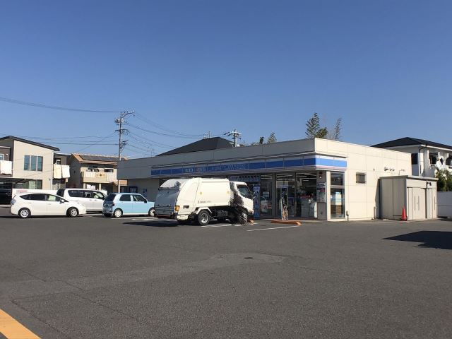 コンビニ　ローソン（コンビニ）まで400m