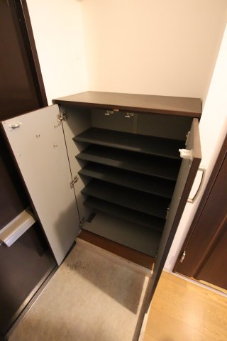 収納　シューズボックス