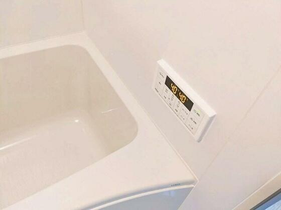 バス・シャワールーム　追い焚き付きバス　写真は同間取り別部屋のもの