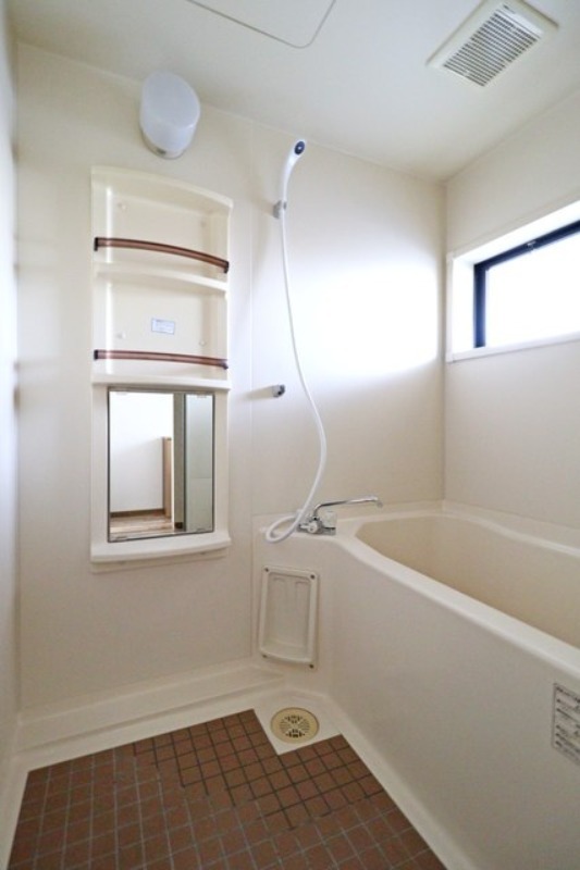 バス・シャワールーム　図面と現状に相違がある場合には現状を優先