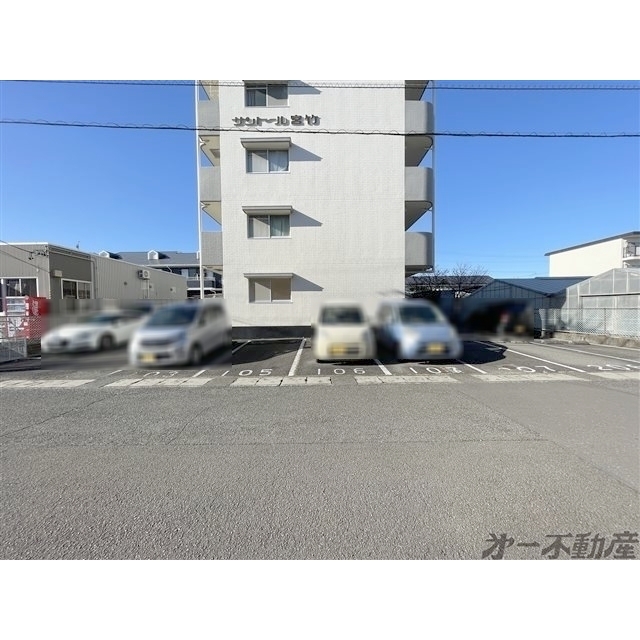 駐車場　駐車場
