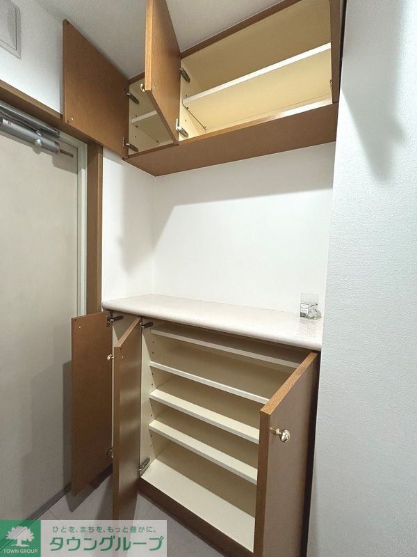 玄関　シューズＢＯＸ完備