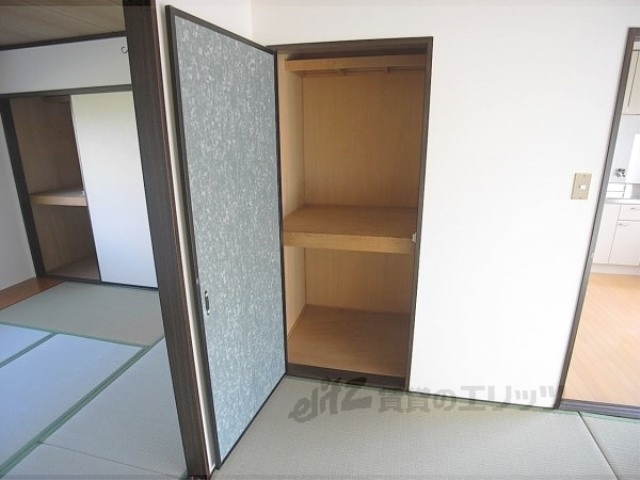 収納　西側和室収納