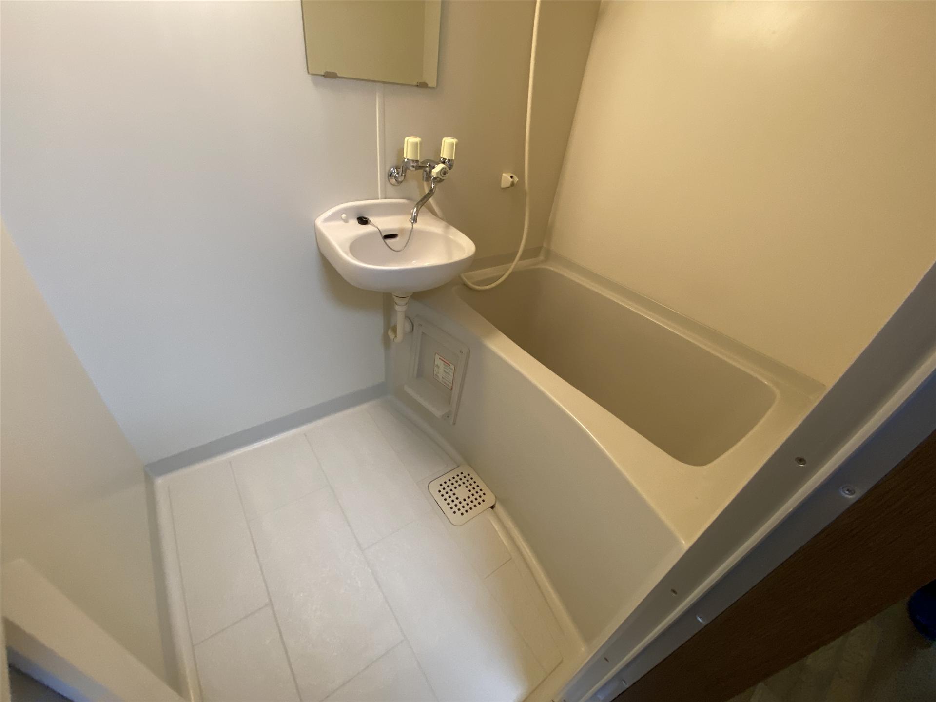 バス・シャワールーム　シャワー付きのお風呂です(別部屋参考写真)