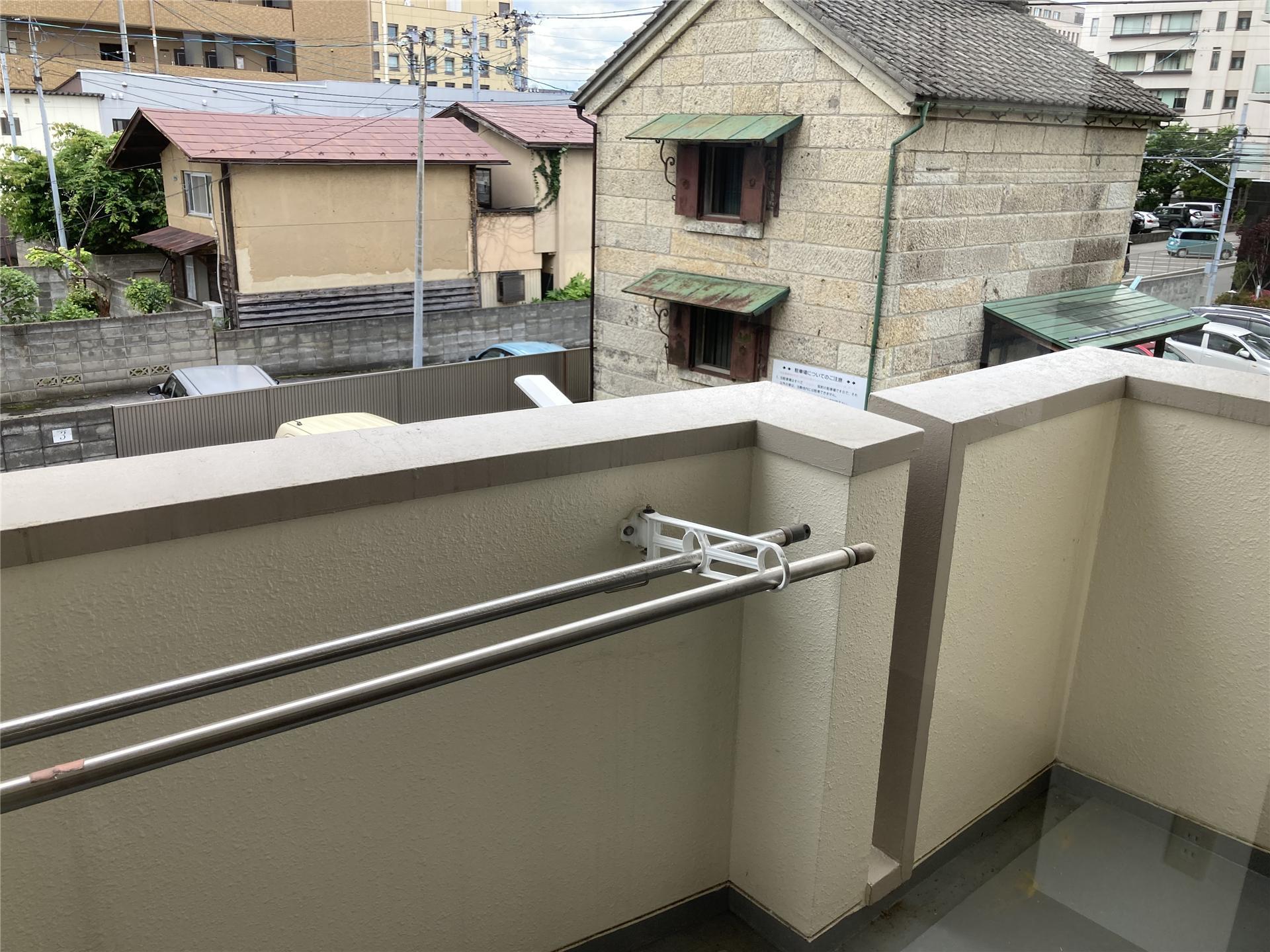 バルコニー　洗濯物が干せるバルコニーです(別部屋参考写真)