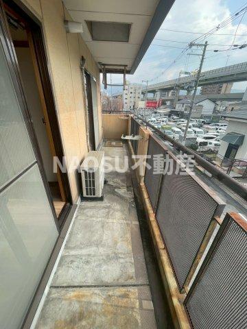 バルコニー　開放的で明るい空間を演出してくれるバルコニーです