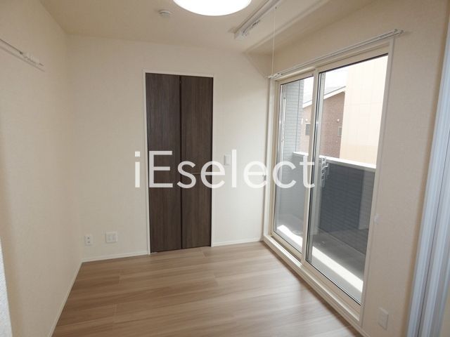 その他部屋・スペース　ウォークインクローゼット付きの寝室です