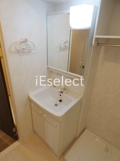 洗面設備　毎朝の身支度に便利な独立洗面台