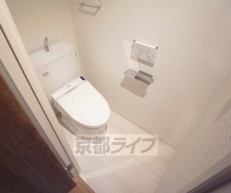 トイレ　温水洗浄便座付きで快適なトイレライフを！
