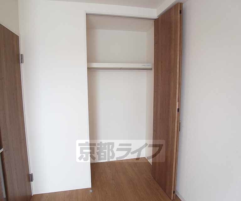 収納　ハンガーパイプ付きのクローゼット