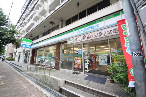 コンビニ　ファミリーマート 南堀江店（コンビニ）まで507m