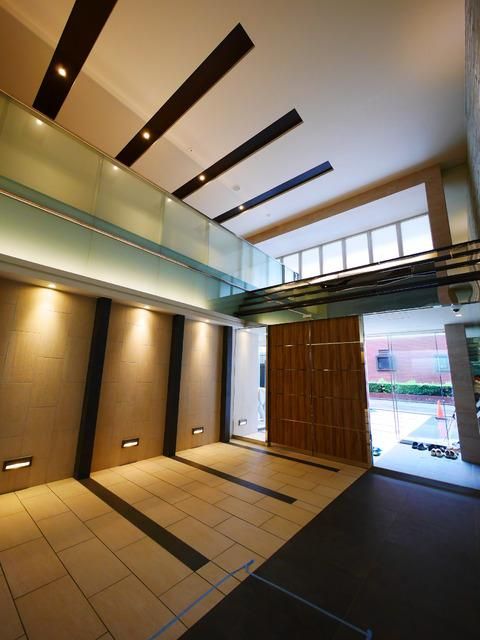 エントランス　吹き抜けのある開放感あるエントランス