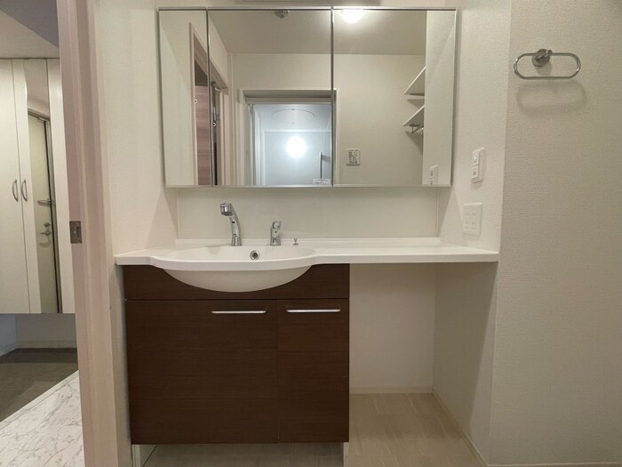 洗面設備　ルシェーナ都島　洗面所