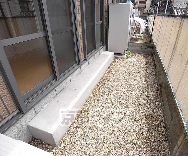 バルコニー　１階はお庭です。