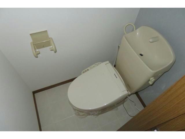 トイレ　温水洗浄便座
