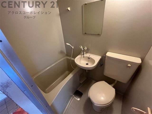 バス・シャワールーム　シンプルで機能的なユニットバスです♪