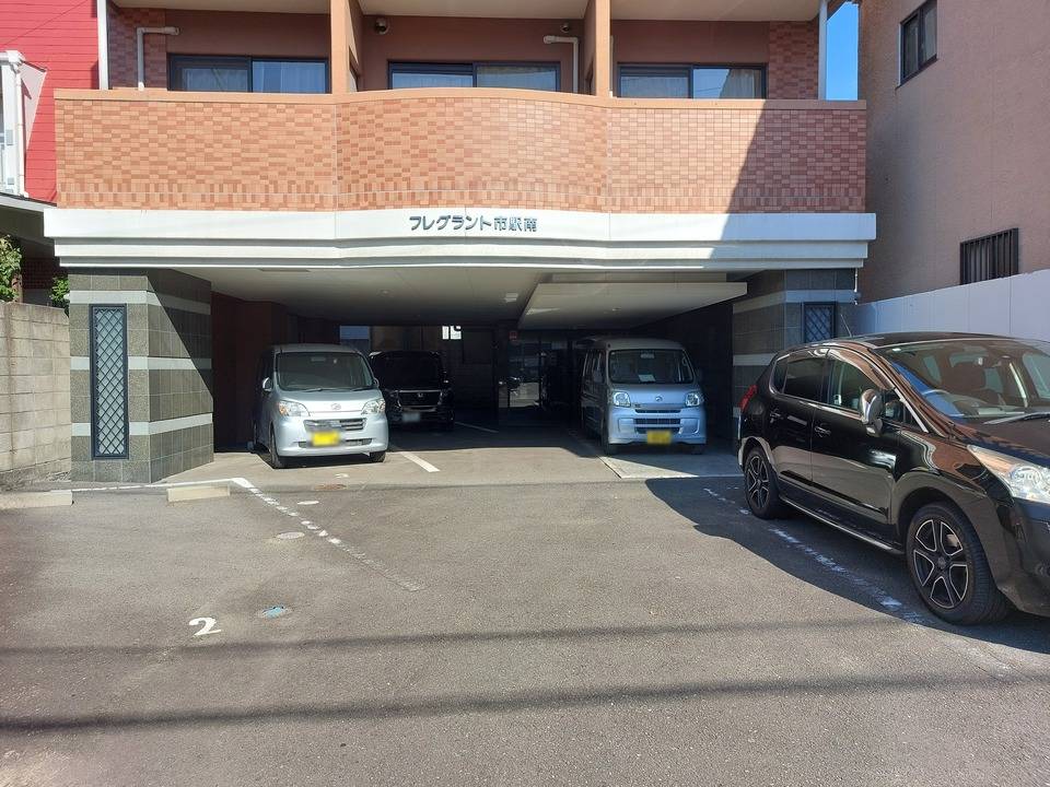 駐車場　駐車場